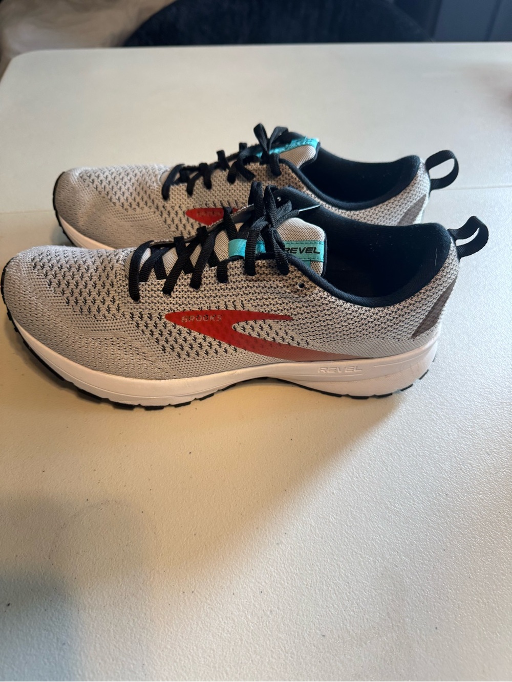Brooks Revel Running Shoes Mens Size 9.5 Gray Red Athletic Sneakers Medium D